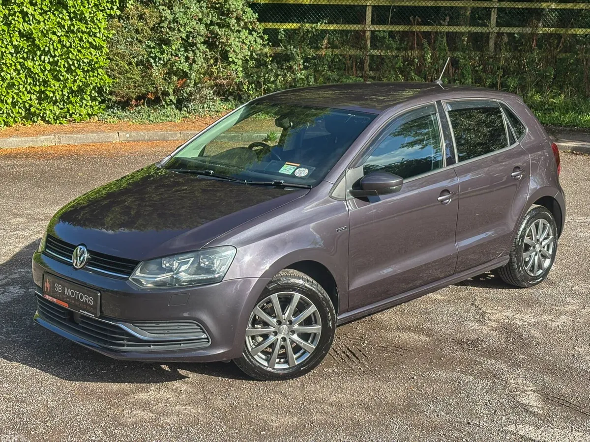 Volkswagen Polo Hatchback, Petrol, 2015, Grey