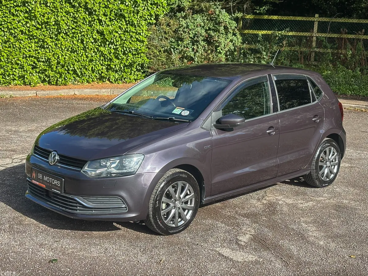 Volkswagen Polo Hatchback, Petrol, 2015, Grey