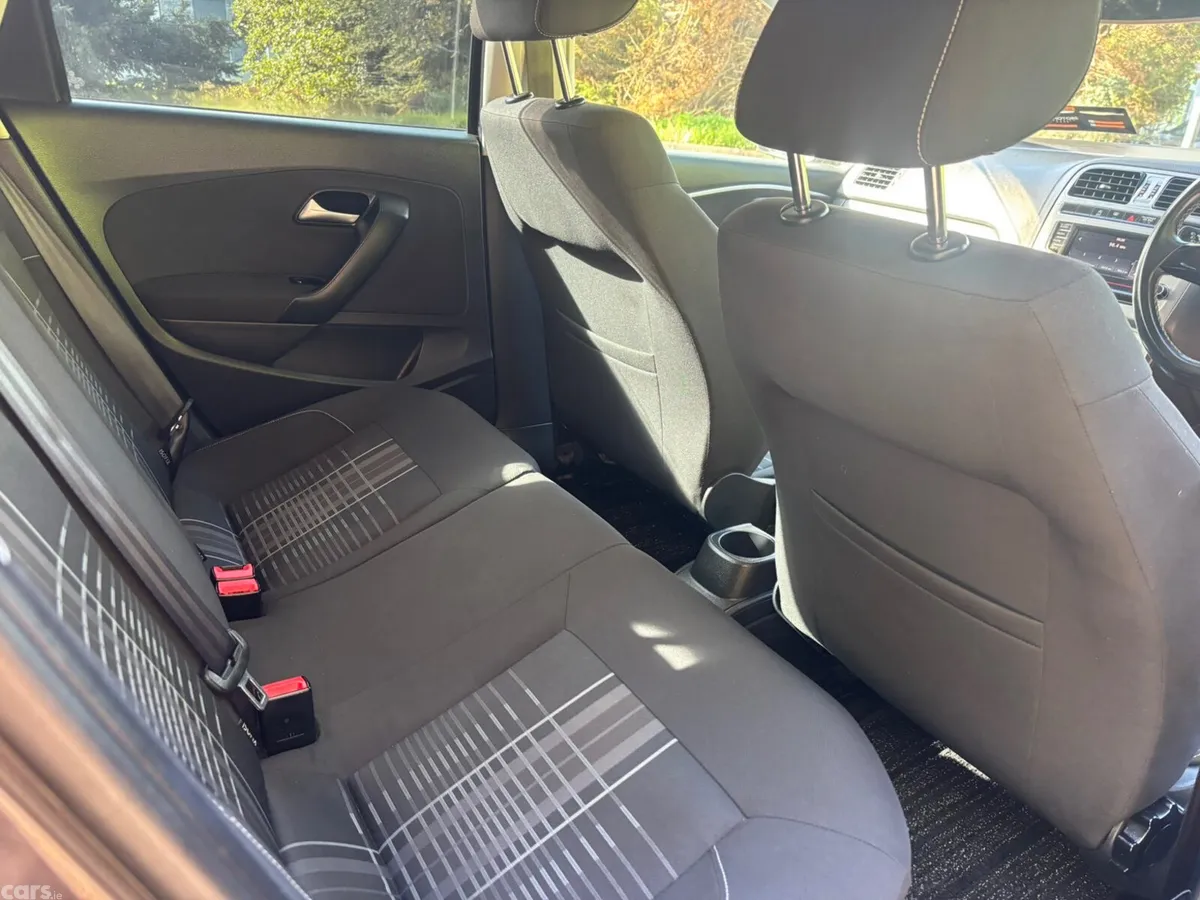 Volkswagen Polo Hatchback, Petrol, 2015, Grey