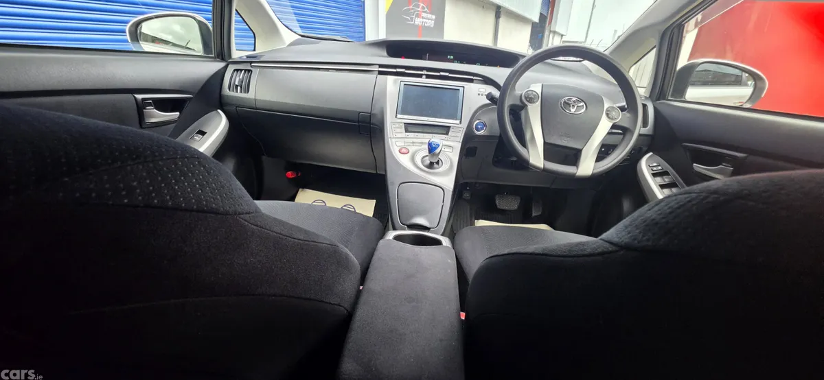 Toyota Prius Hatchback, Petrol Hybrid, 2014, White