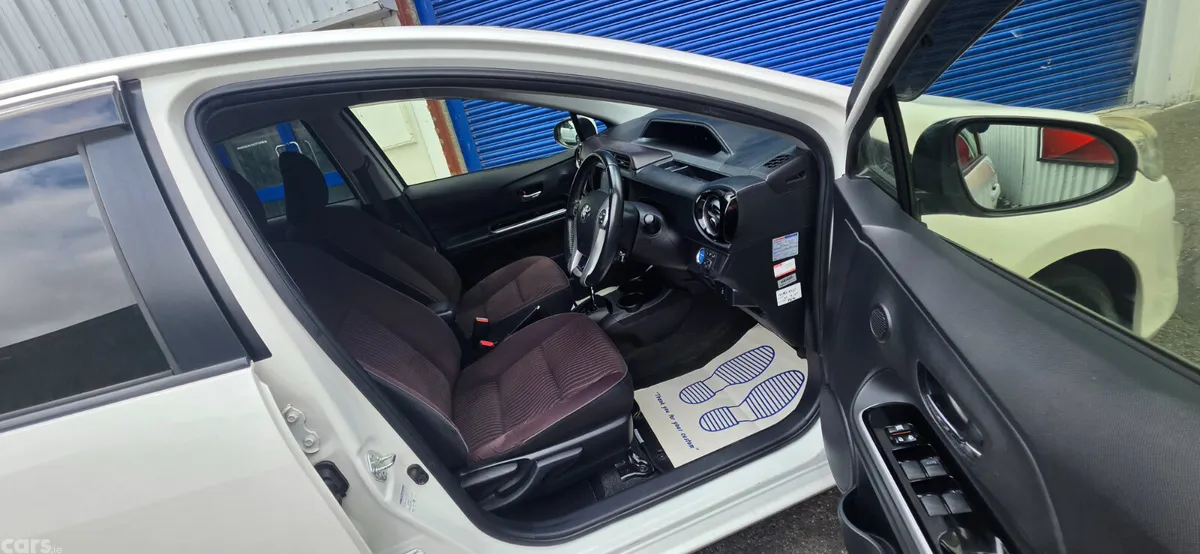 Toyota Aqua Hatchback, Petrol Hybrid, 2015, White