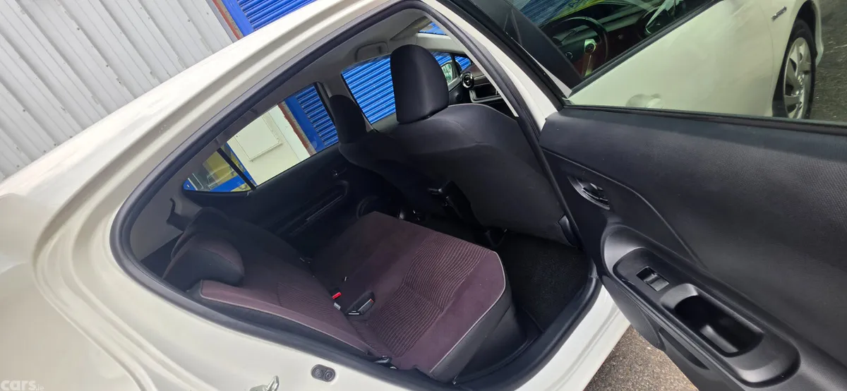 Toyota Aqua Hatchback, Petrol Hybrid, 2015, White