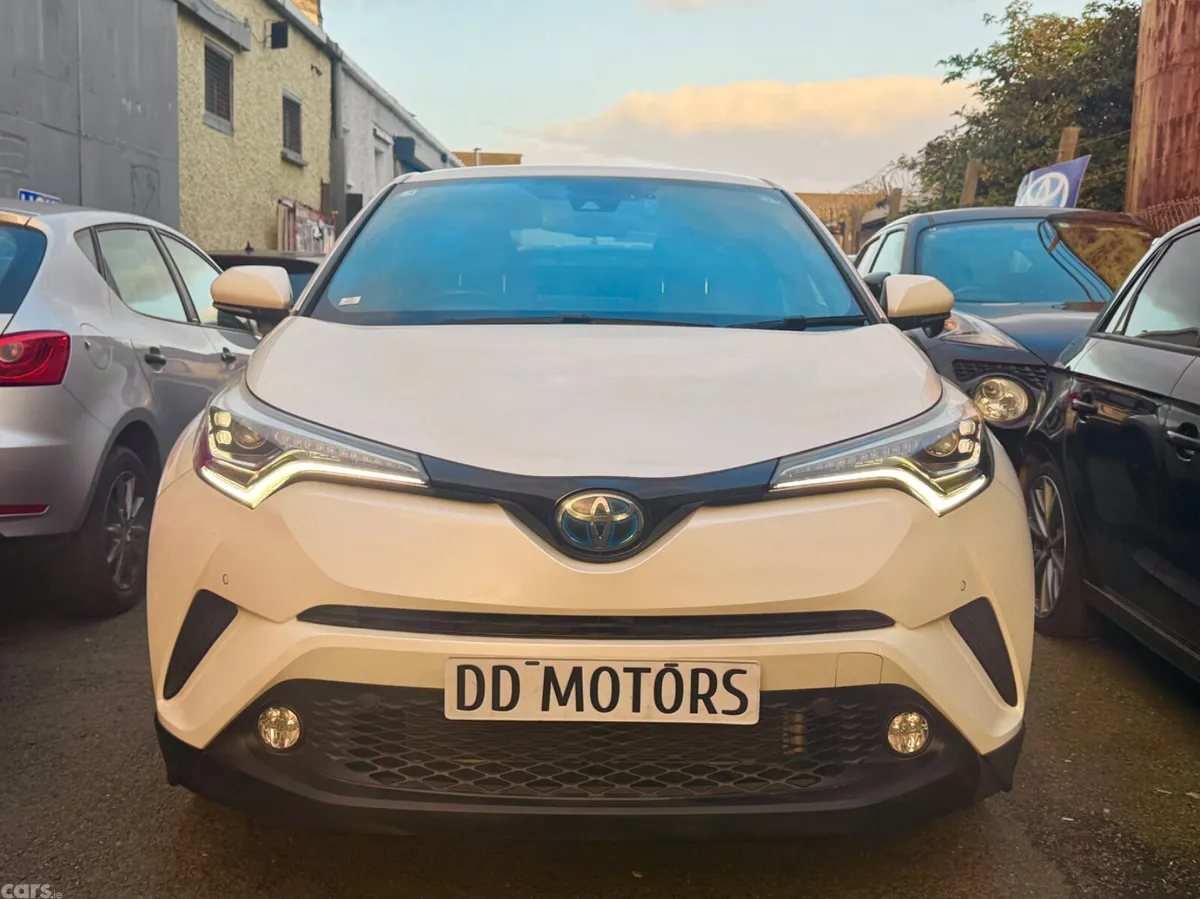 Toyota C-HR SUV, Petrol Hybrid, 2017, White