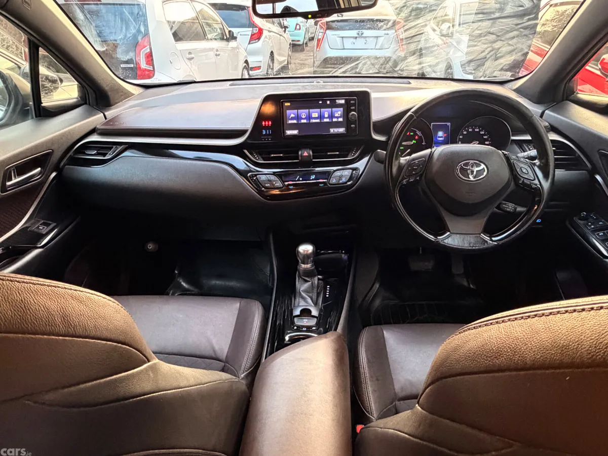 Toyota C-HR SUV, Petrol Hybrid, 2017, White
