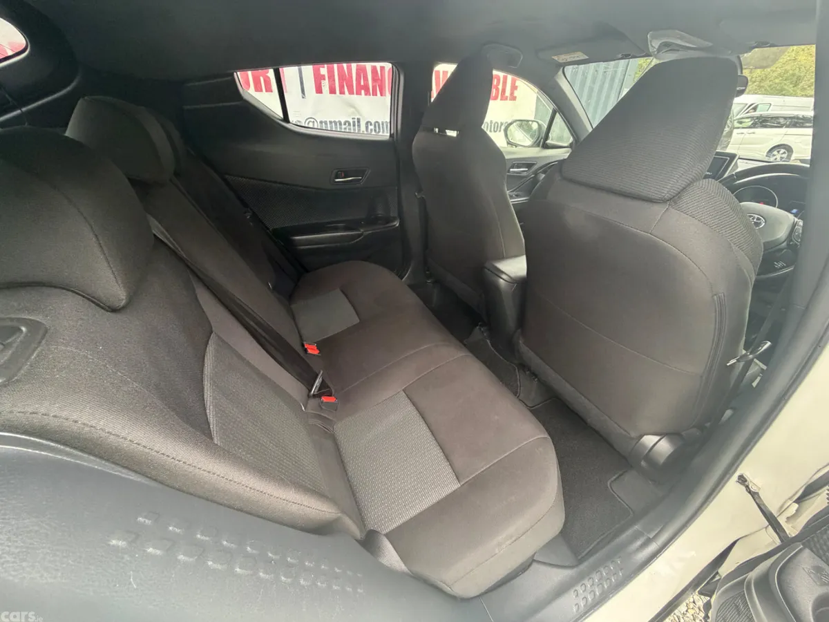 Toyota C-HR SUV, Petrol Hybrid, 2018, White