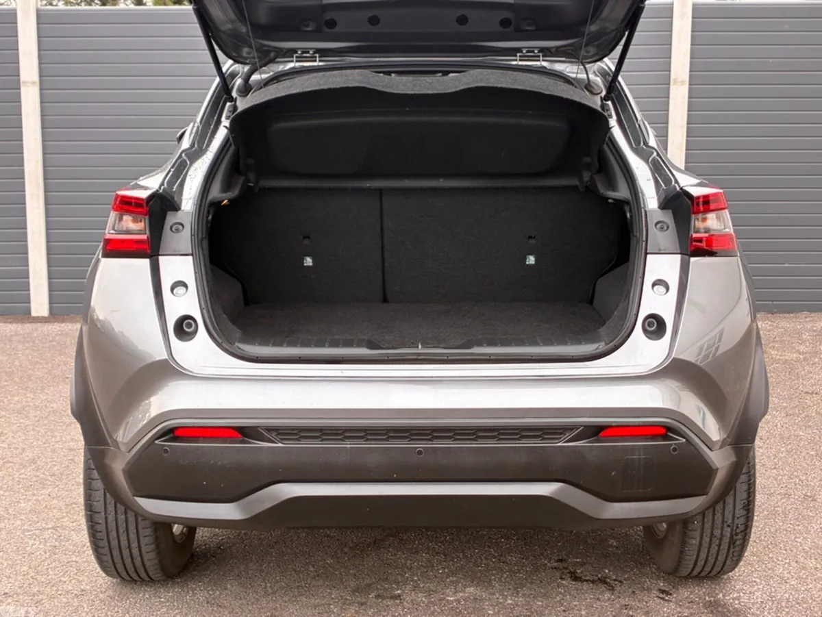 Nissan Juke MPV, Petrol, 2021, Grey