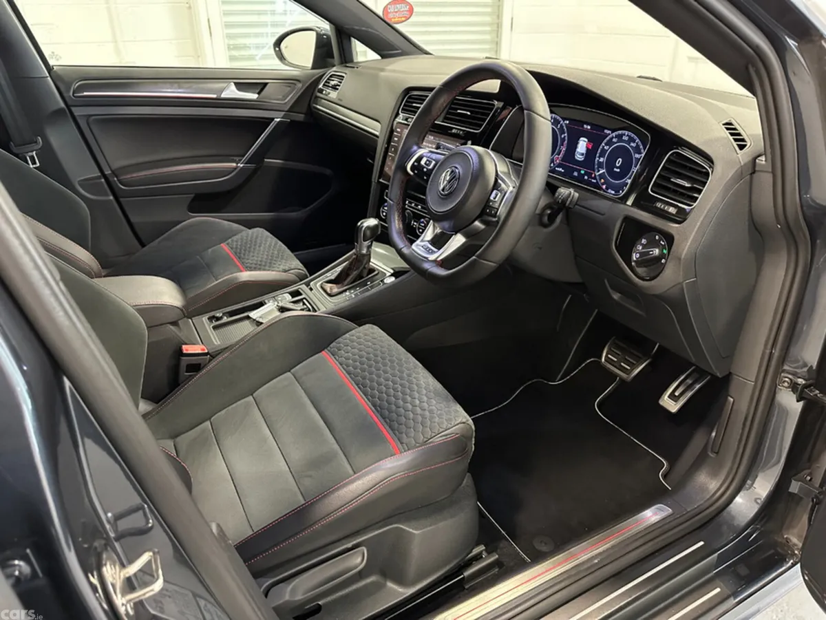 Volkswagen Golf Hatchback, Petrol, 2019, Blue