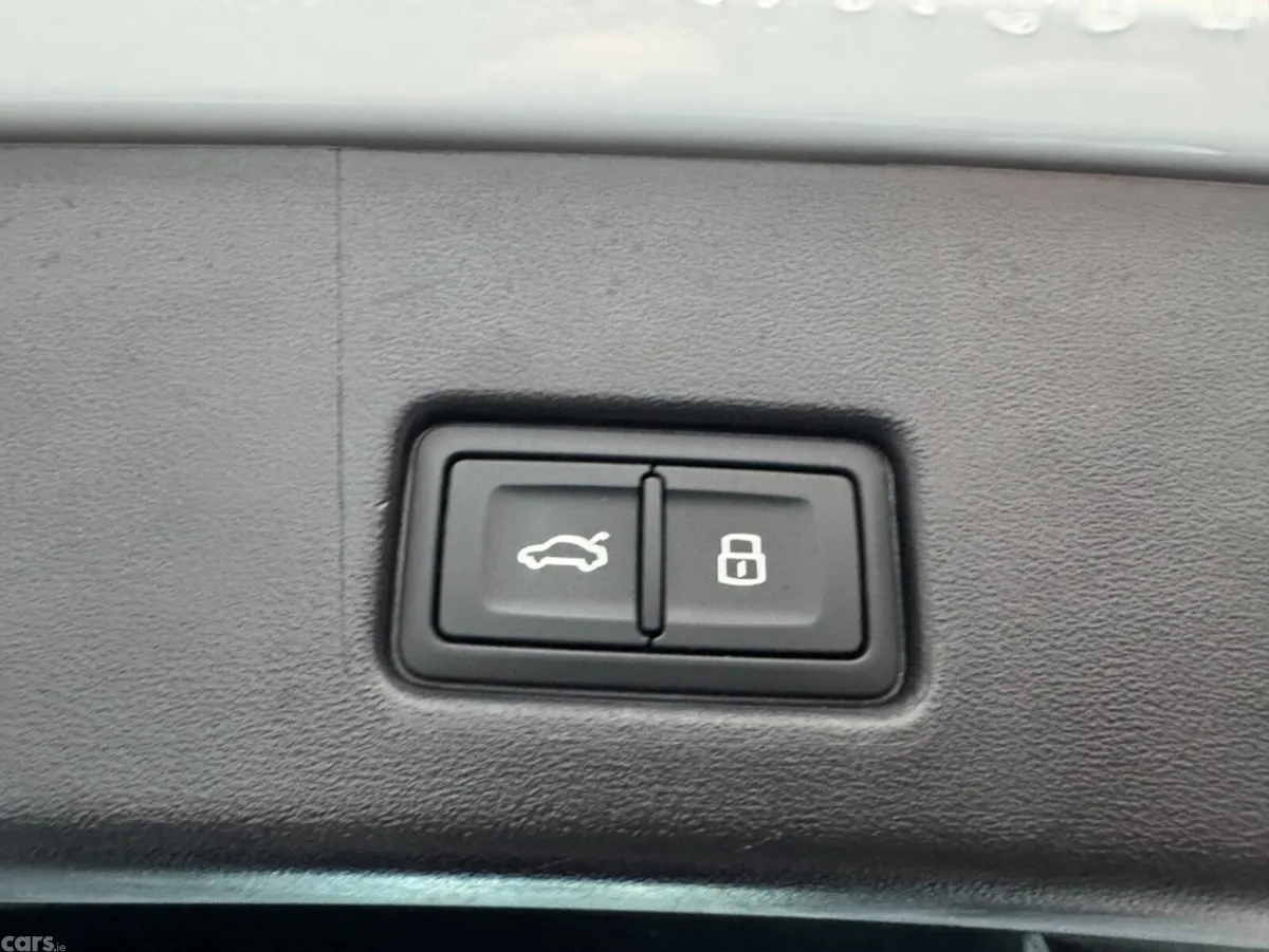 Audi Q4 e-tron SUV, Electric, 2023, White