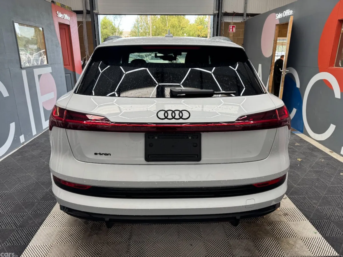 Audi e-tron SUV, Electric, 2023, Black