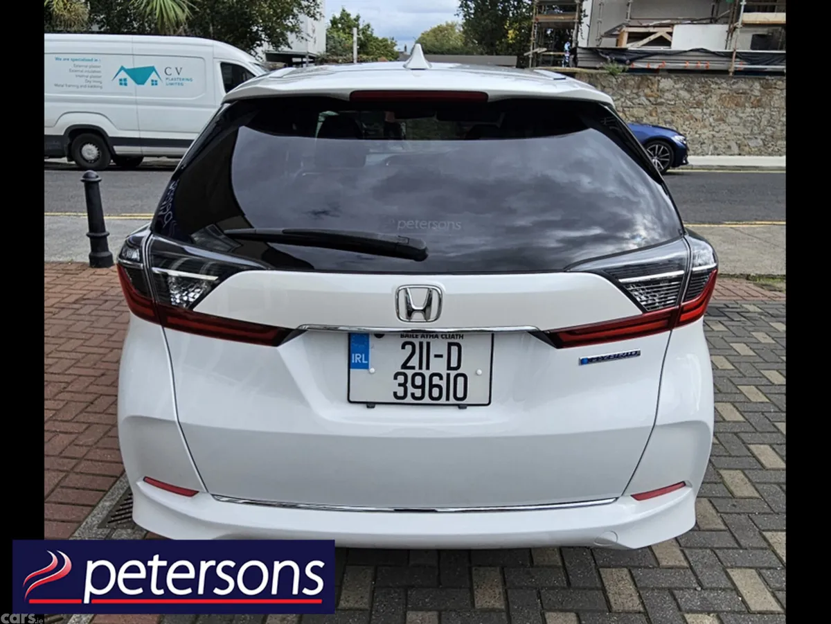 Honda Shuttle Estate, Petrol Hybrid, 2021, White