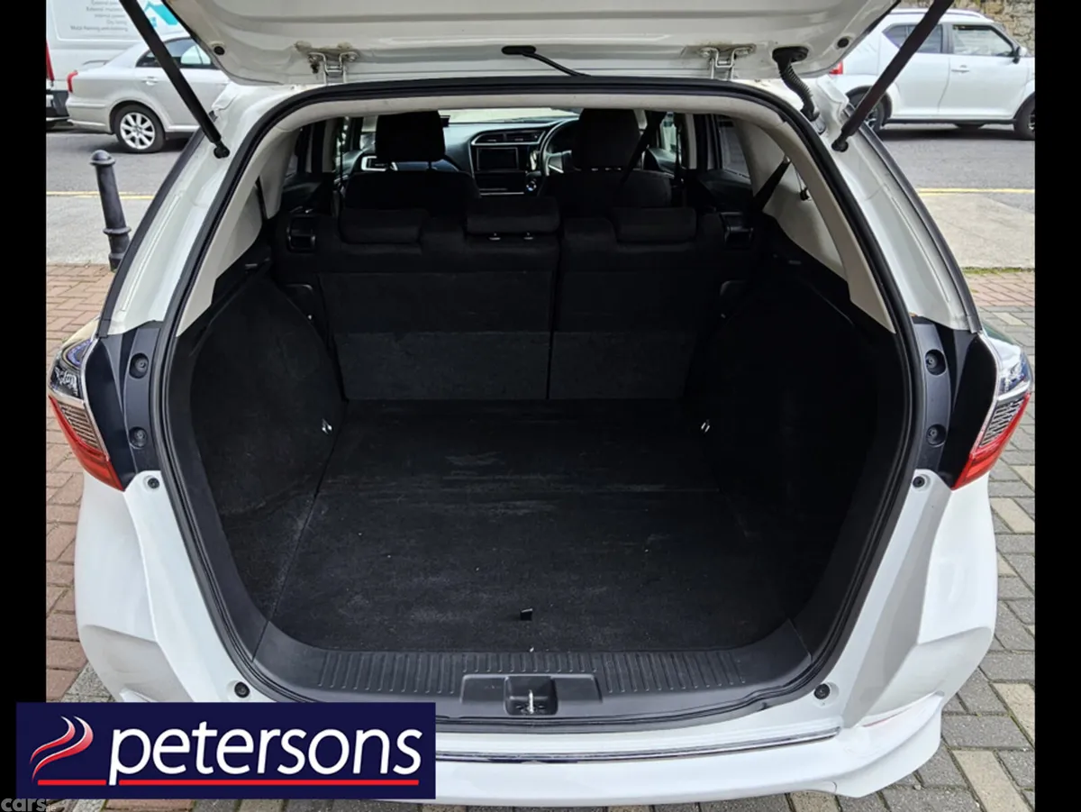 Honda Shuttle Estate, Petrol Hybrid, 2021, White