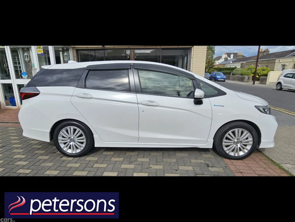 Honda Shuttle Estate, Petrol Hybrid, 2021, White