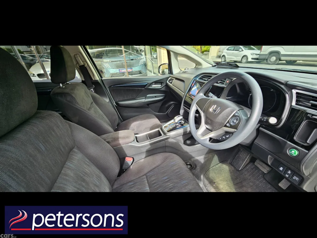 Honda Shuttle Estate, Petrol Hybrid, 2021, White