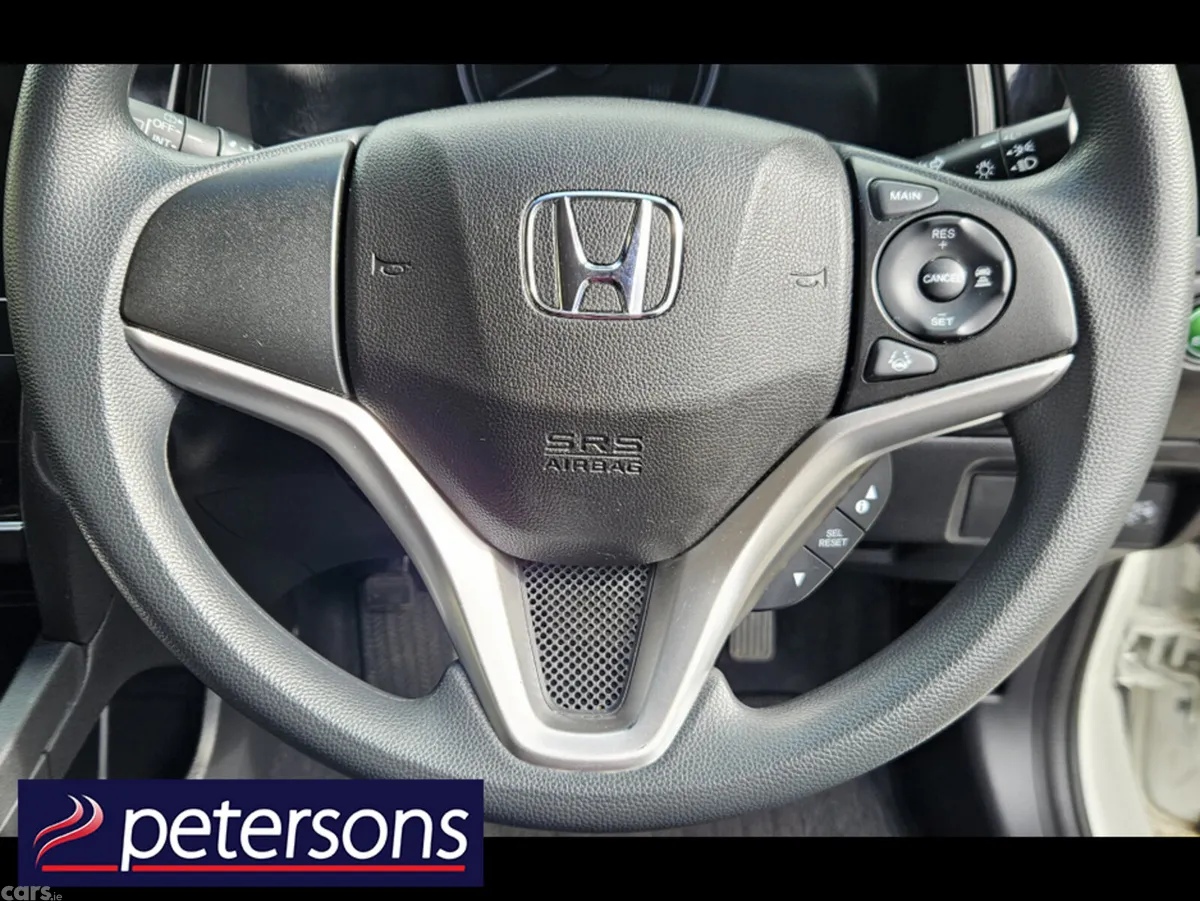 Honda Shuttle Estate, Petrol Hybrid, 2021, White