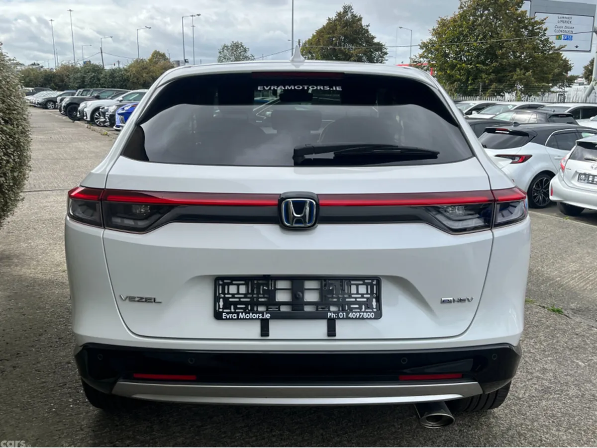 Honda Vezel SUV, Petrol Hybrid, 2022, White