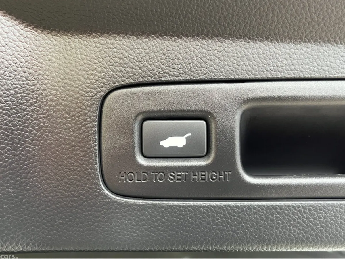 Honda Vezel SUV, Petrol Hybrid, 2022, White