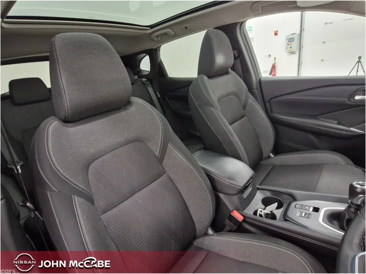 Nissan Qashqai MPV, Petrol, 2024, Grey