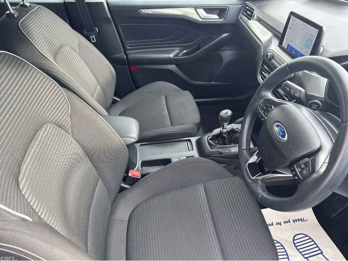 Ford Focus Hatchback, Petrol, 2022, Grey