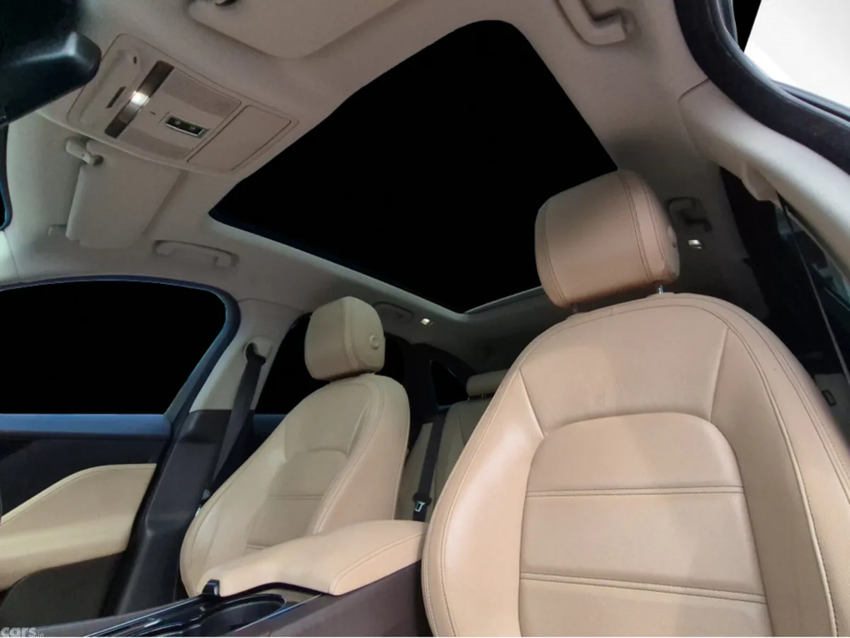 Jaguar F-Pace SUV, Diesel, 2017, Blue