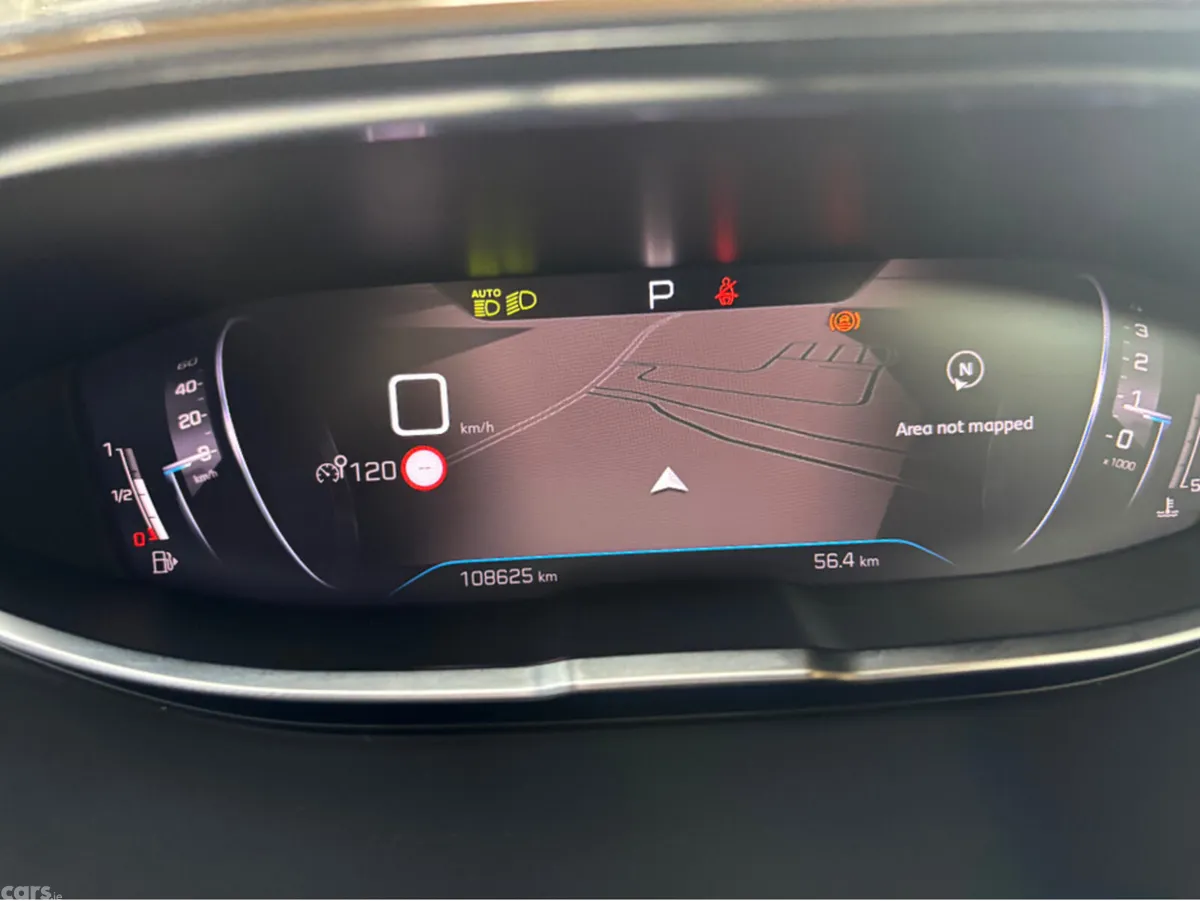 Peugeot 5008 MPV, Diesel, 2024, Brown