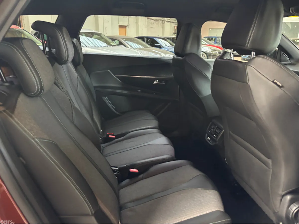 Peugeot 5008 MPV, Diesel, 2024, Brown