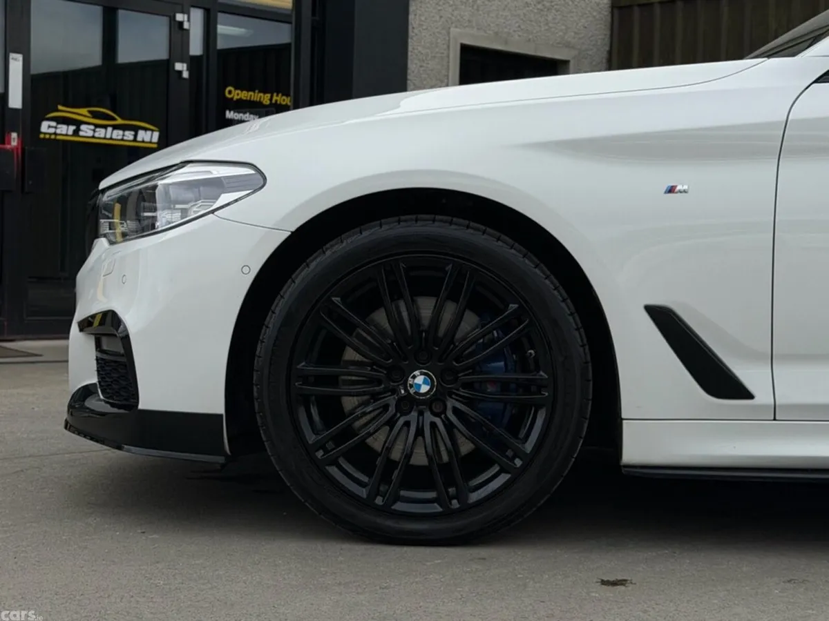 BMW 5-Series Saloon, 2019, 