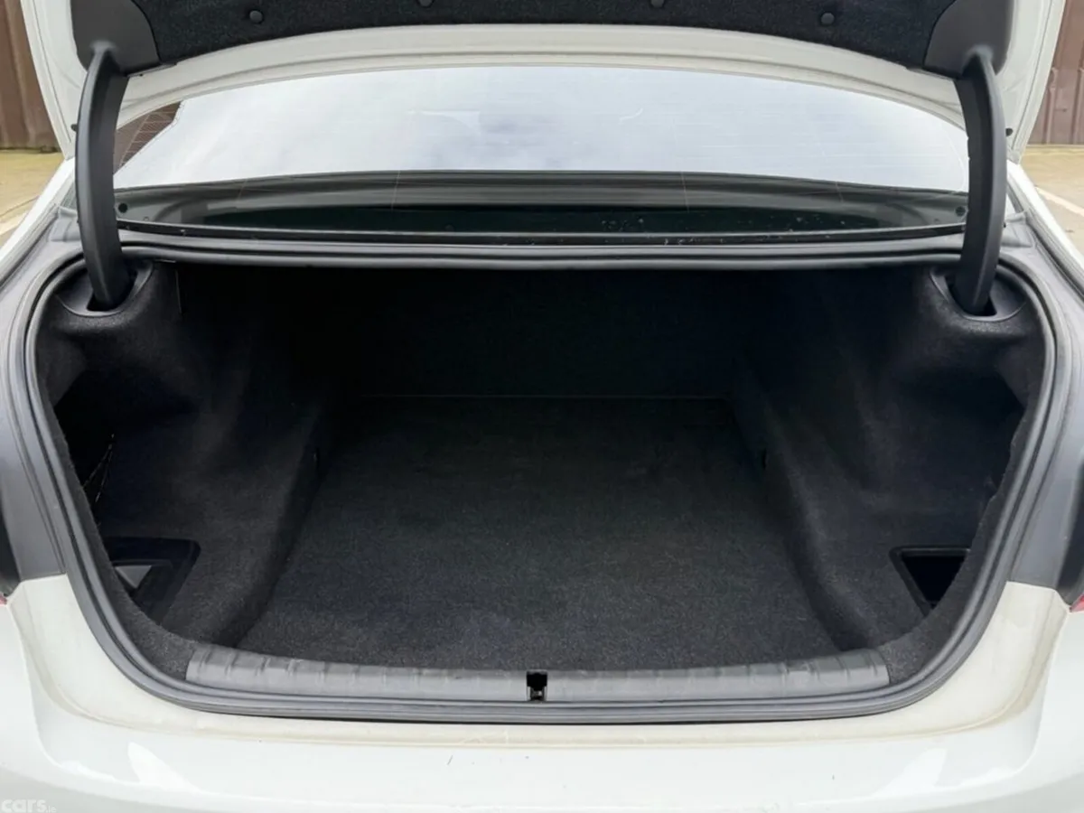 BMW 5-Series Saloon, 2019, 