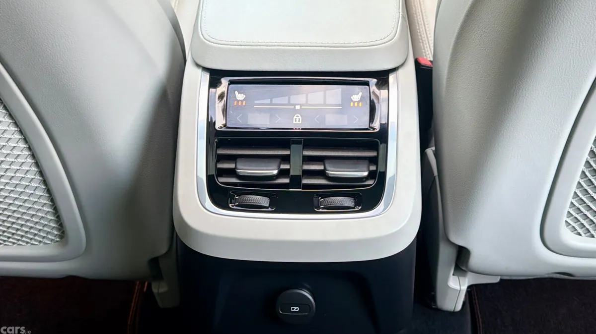 Volvo XC90 SUV, Petrol Plug-in Hybrid, 2024, Grey