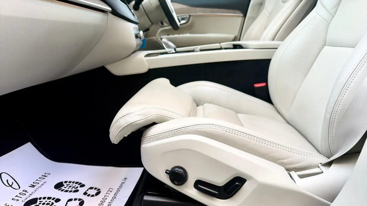 Volvo XC90 SUV, Petrol Plug-in Hybrid, 2024, Grey