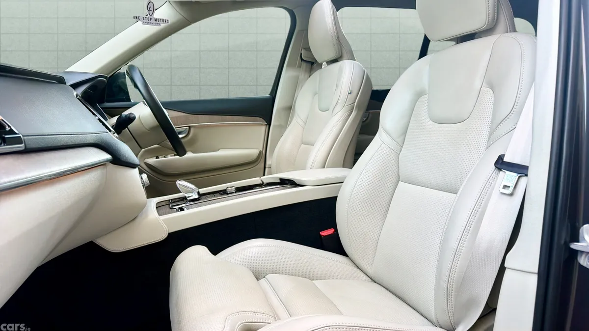 Volvo XC90 SUV, Petrol Plug-in Hybrid, 2024, Grey