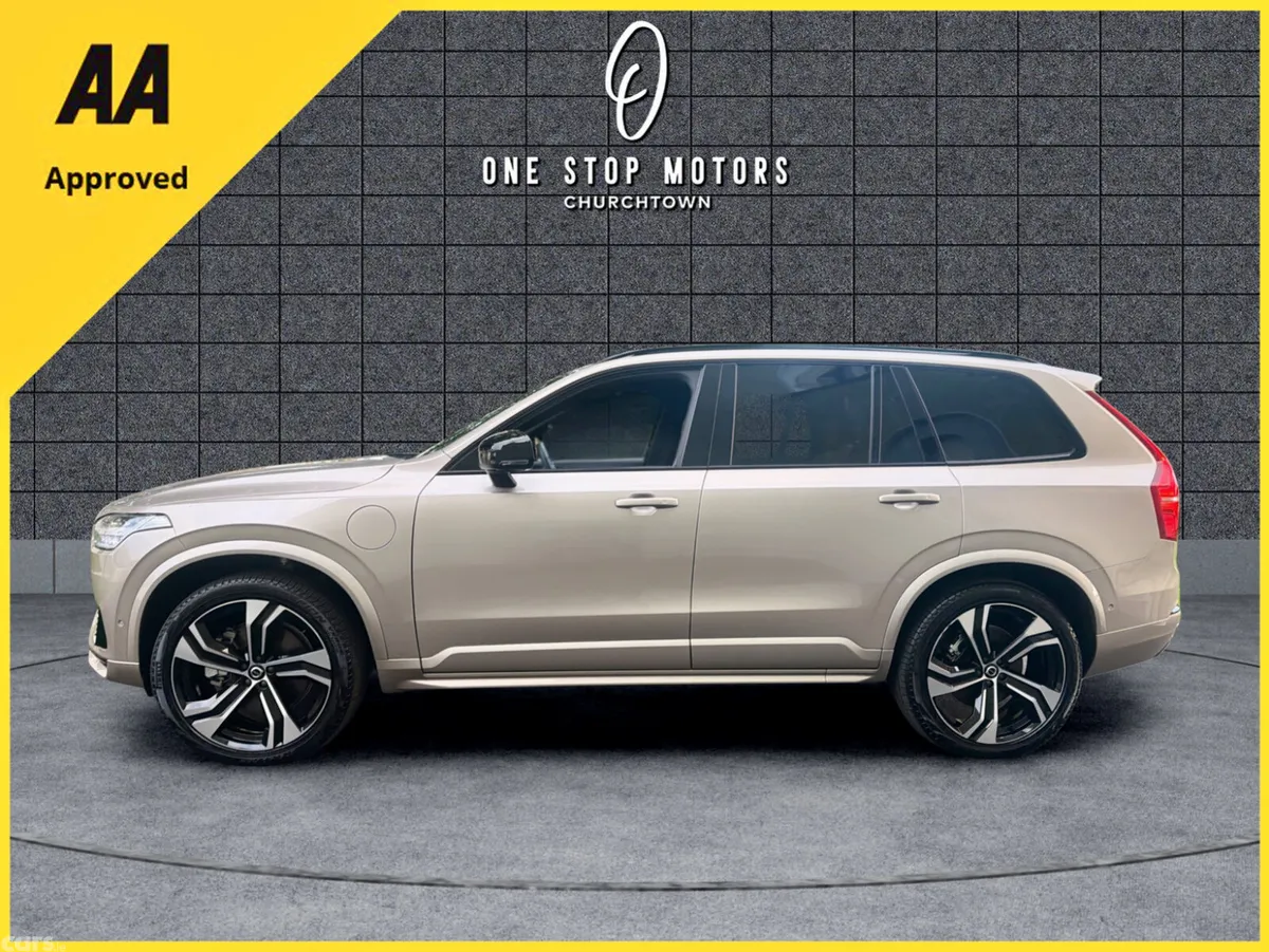Volvo XC90 SUV, Petrol Plug-in Hybrid, 2024, Gold