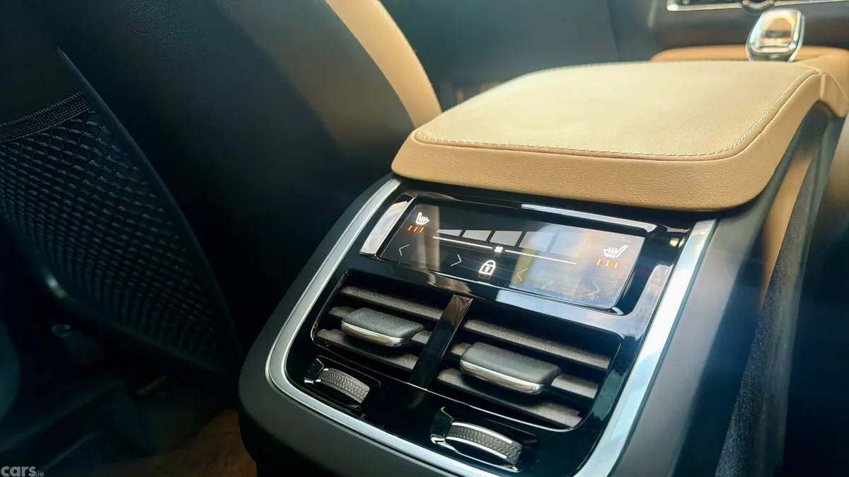 Volvo XC90 SUV, Petrol Plug-in Hybrid, 2024, Gold