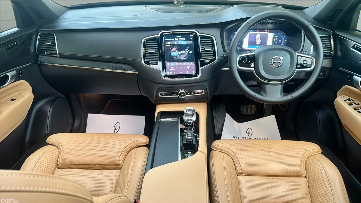 Volvo XC90 SUV, Petrol Plug-in Hybrid, 2024, Gold