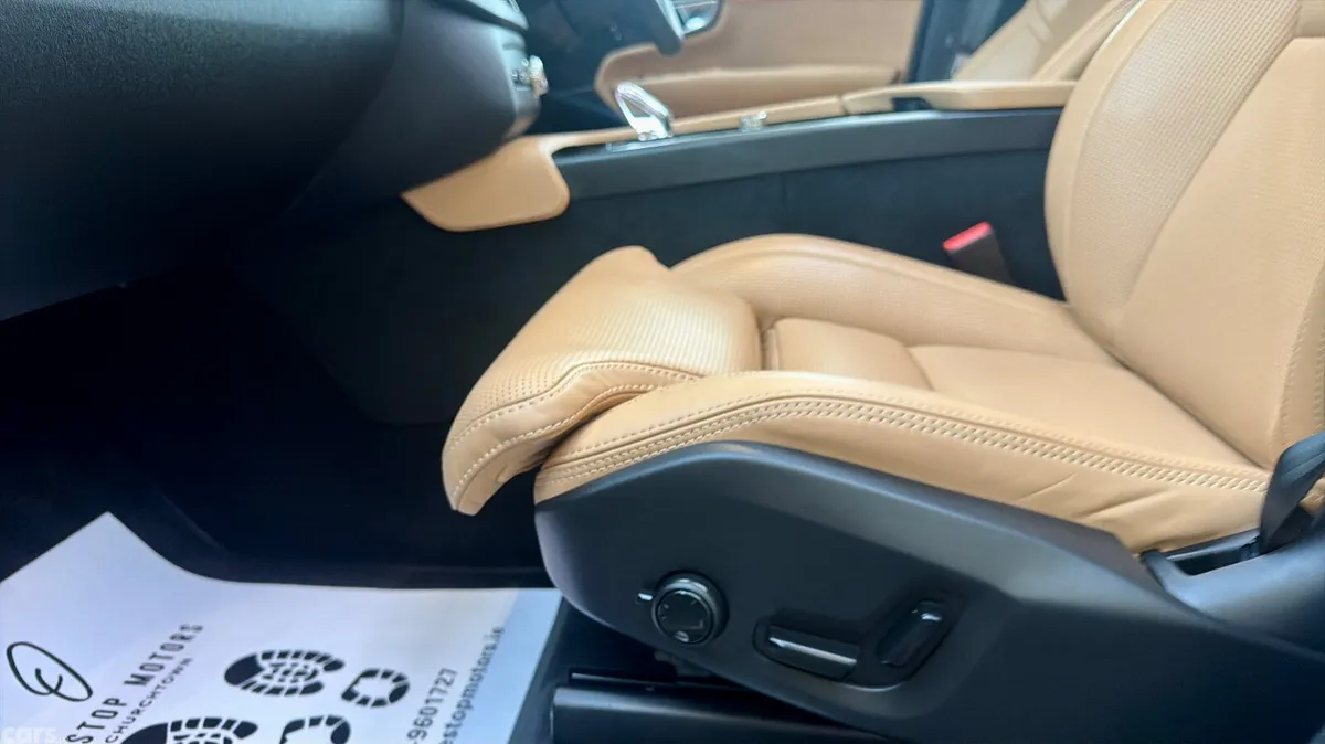 Volvo XC90 SUV, Petrol Plug-in Hybrid, 2024, Gold
