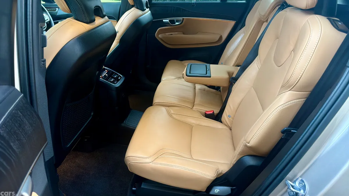 Volvo XC90 SUV, Petrol Plug-in Hybrid, 2024, Gold