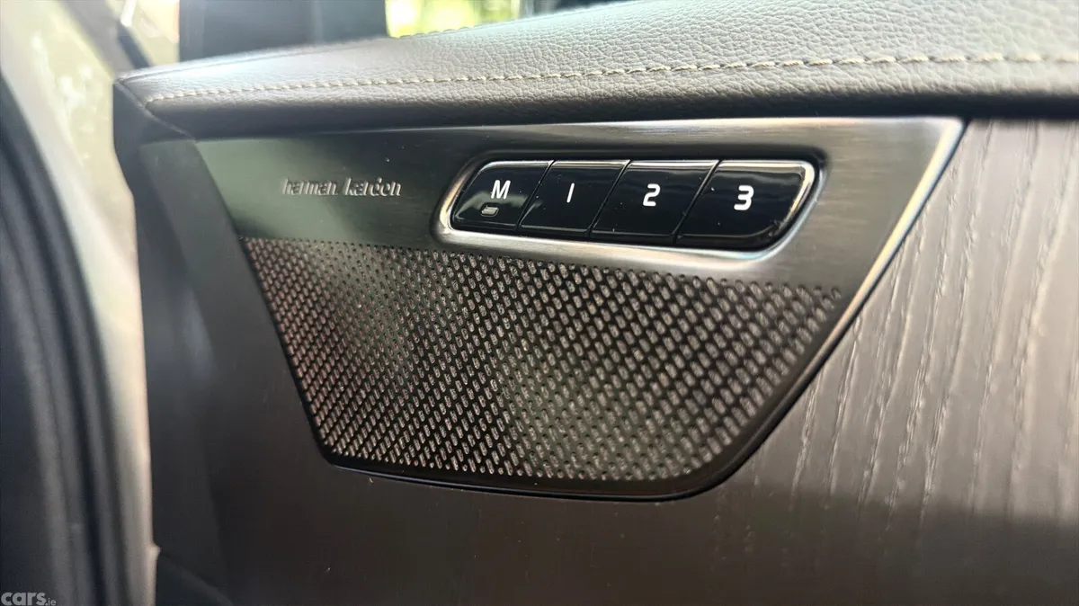 Volvo XC90 SUV, Petrol Plug-in Hybrid, 2024, Gold