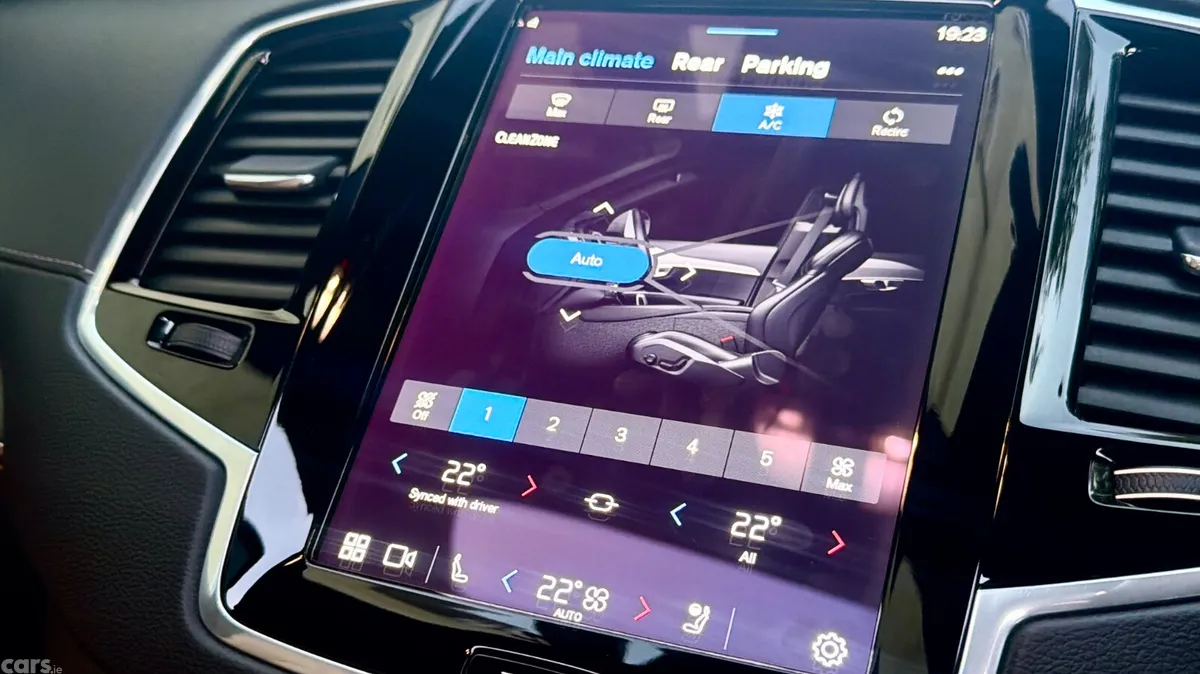 Volvo XC90 SUV, Petrol Plug-in Hybrid, 2024, Gold