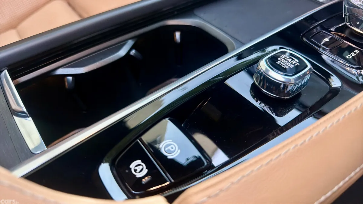 Volvo XC90 SUV, Petrol Plug-in Hybrid, 2024, Gold