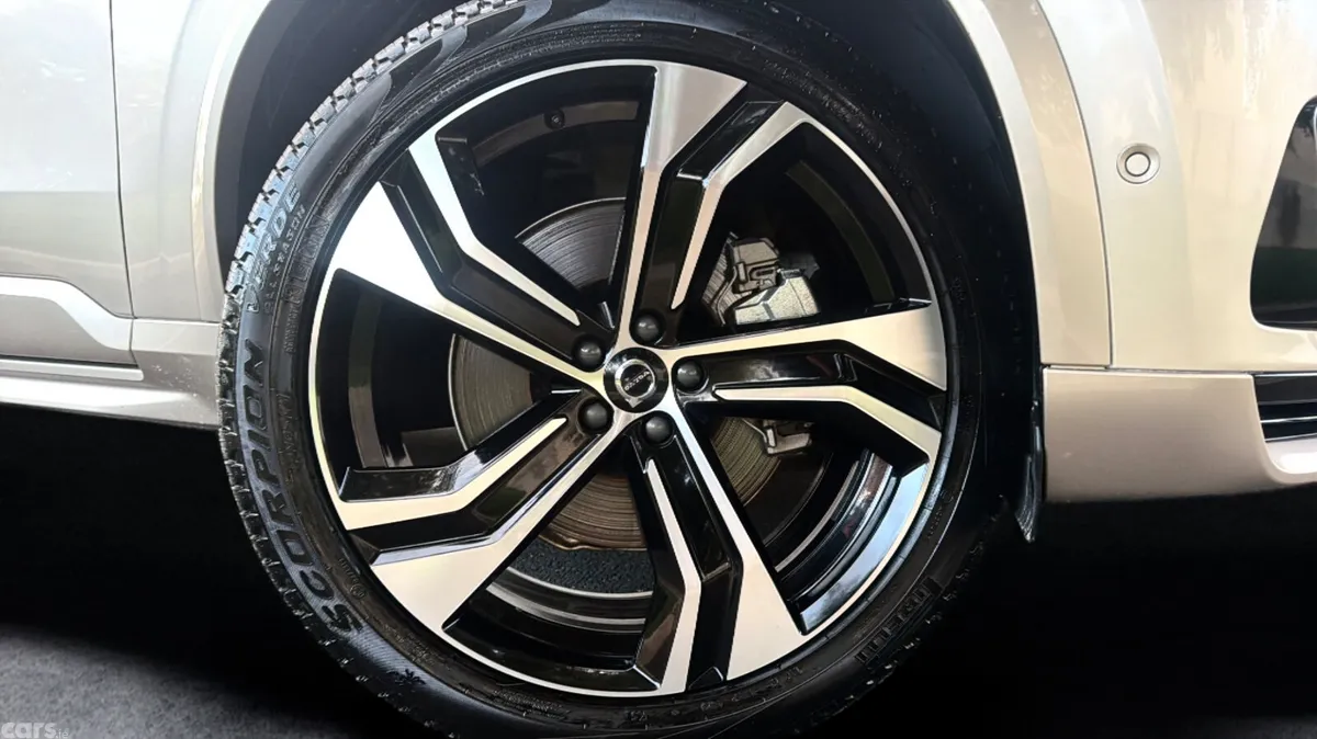 Volvo XC90 SUV, Petrol Plug-in Hybrid, 2024, Gold
