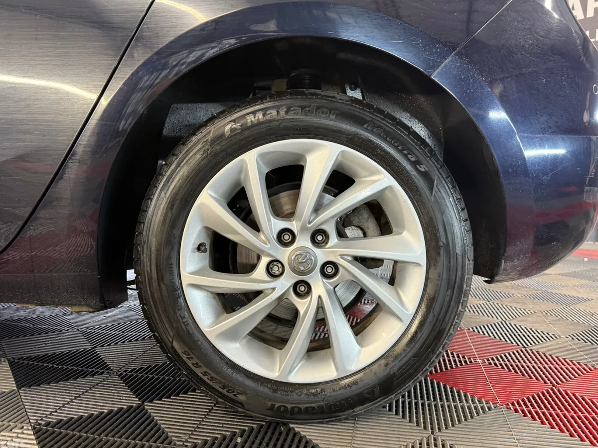 Vauxhall Astra Hatchback, Petrol, 2019, Blue