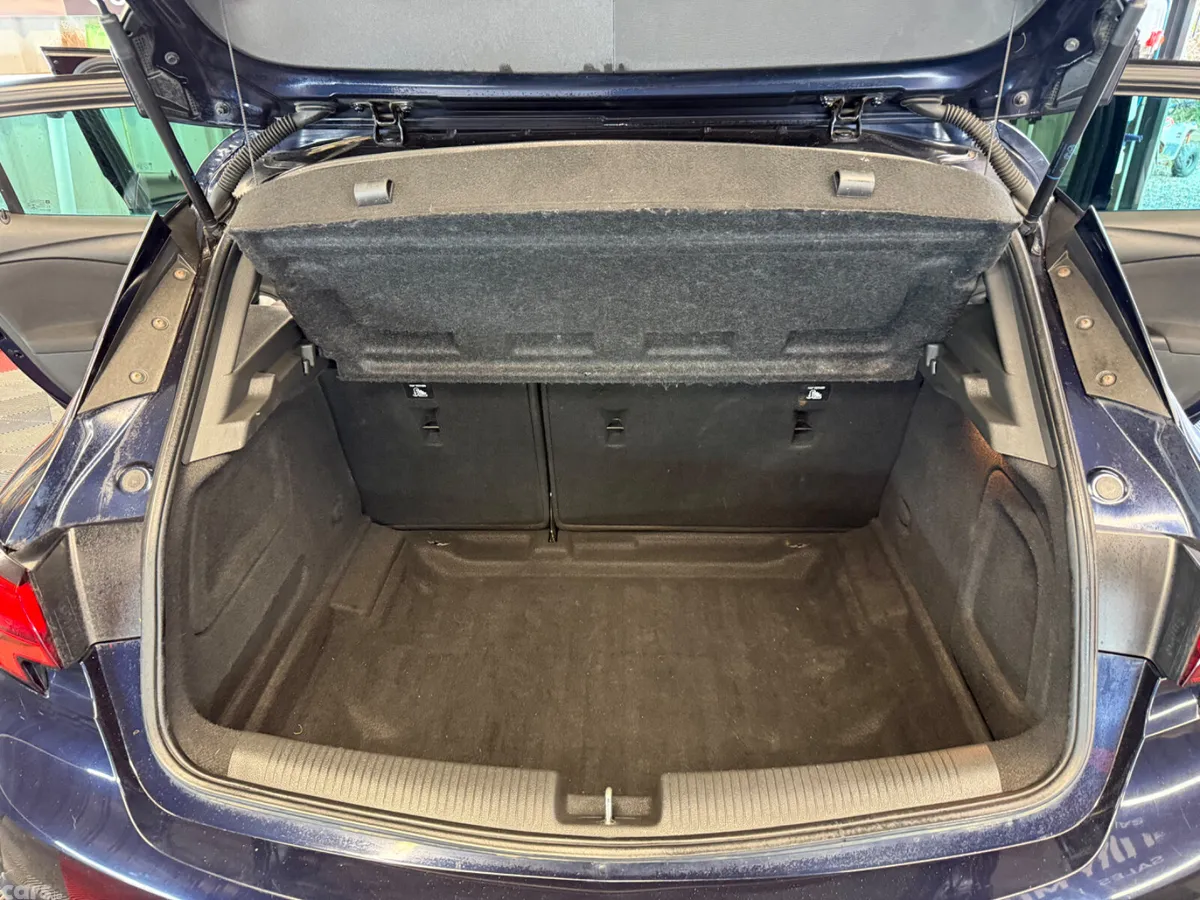 Vauxhall Astra Hatchback, Petrol, 2019, Blue