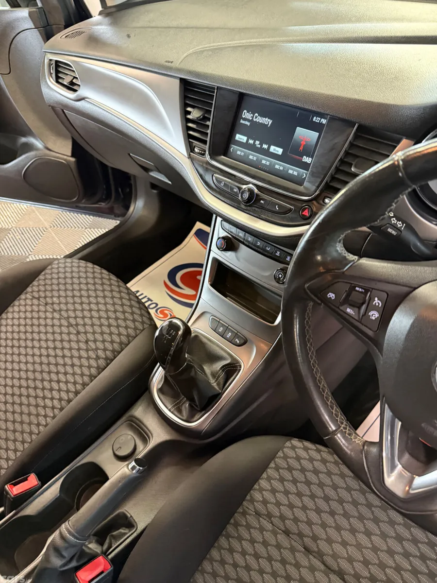 Vauxhall Astra Hatchback, Petrol, 2019, Blue