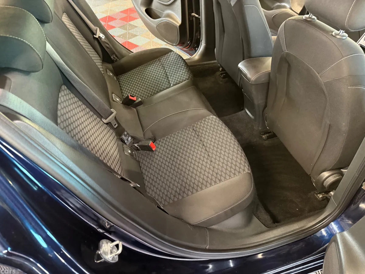 Vauxhall Astra Hatchback, Petrol, 2019, Blue