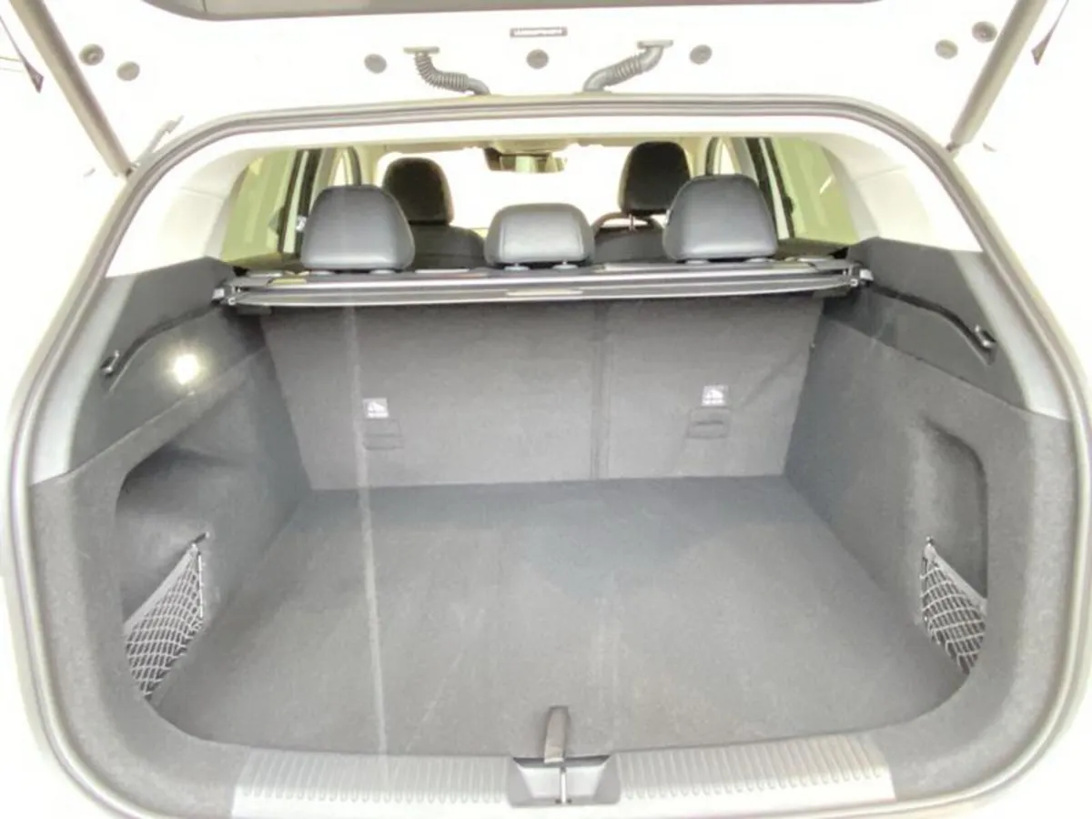 MG HS SUV, Petrol, 2026, White
