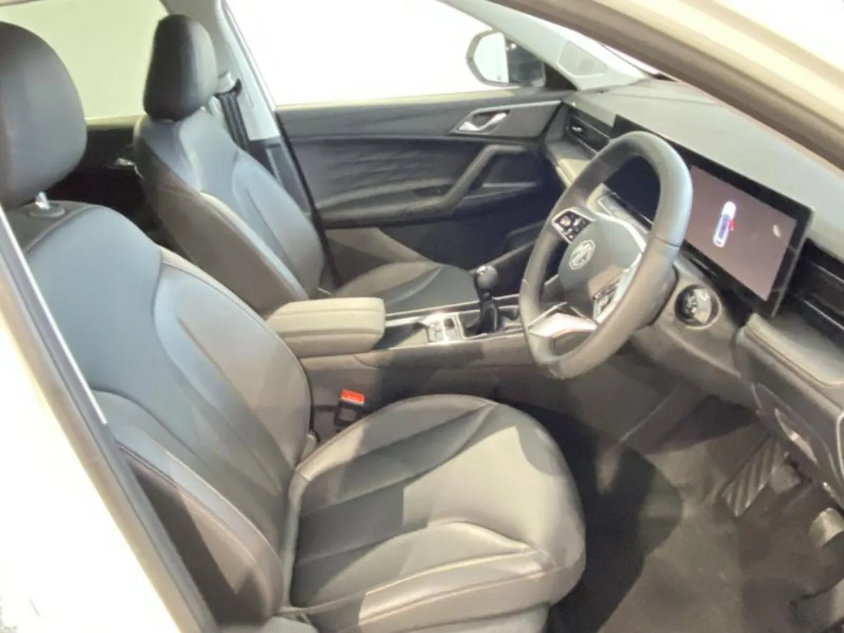 MG HS SUV, Petrol, 2026, White
