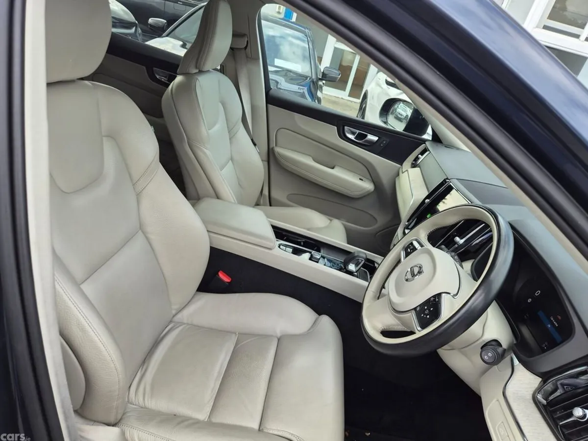 Volvo XC60 Estate, Petrol Plug-in Hybrid, 2023, Blue
