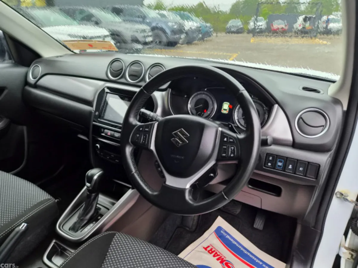 Suzuki Vitara Hatchback, Petrol Hybrid, 2022, White