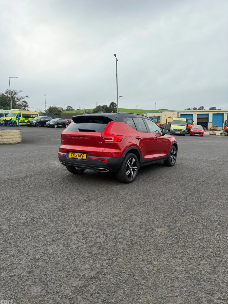 Volvo XC40 SUV, Diesel, 2019, Red