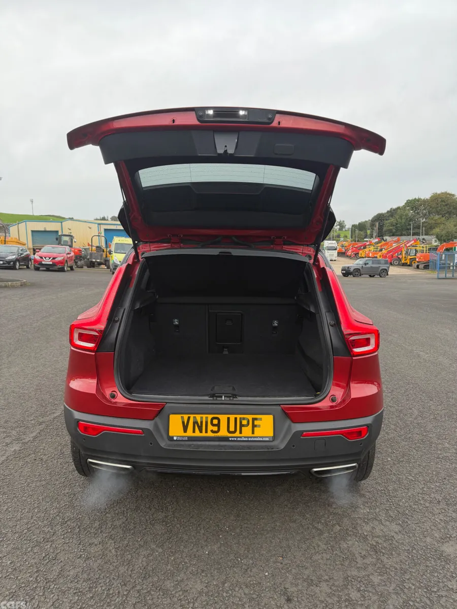 Volvo XC40 SUV, Diesel, 2019, Red