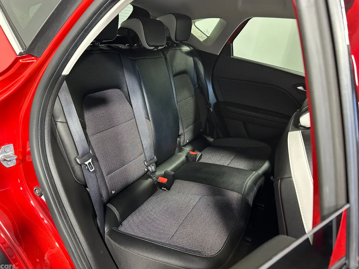 Renault Captur Hatchback, Petrol, 2024, Red